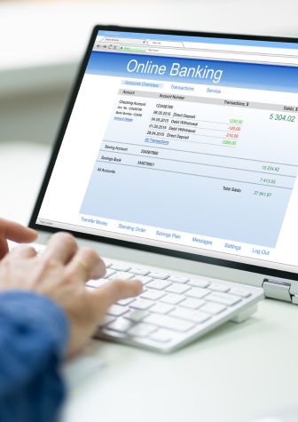 Explicación del bloqueo de cuentas bancarias en Ecuador por investigaciones financieras